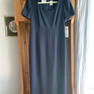 Women’s Liz Claiborne Formal Long Navy Dress With Chiffon Tie
